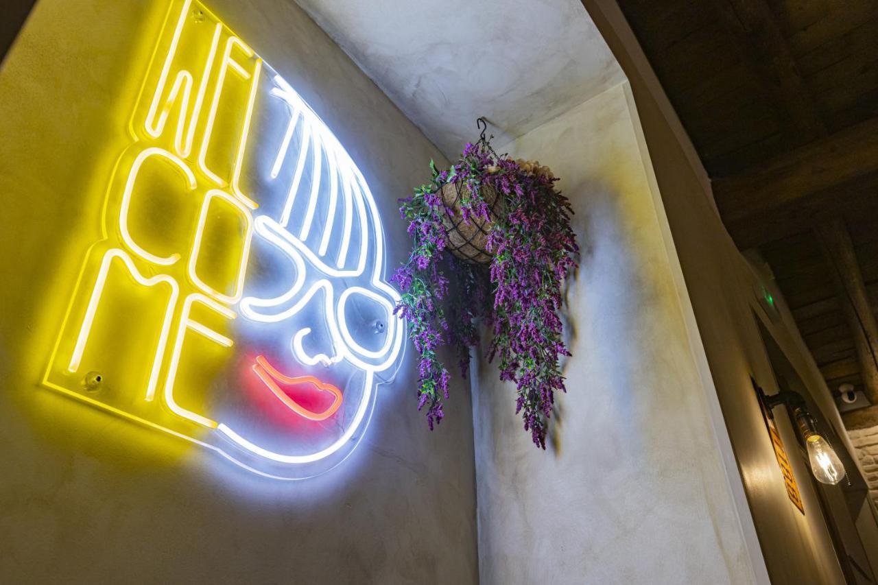 Carlota Braun Hostel Granada