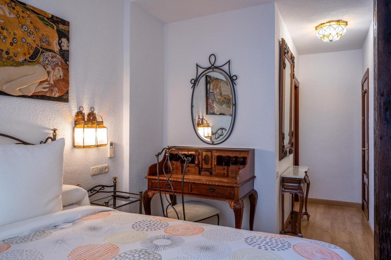 Khách sạn Casa De Reyes Granada
