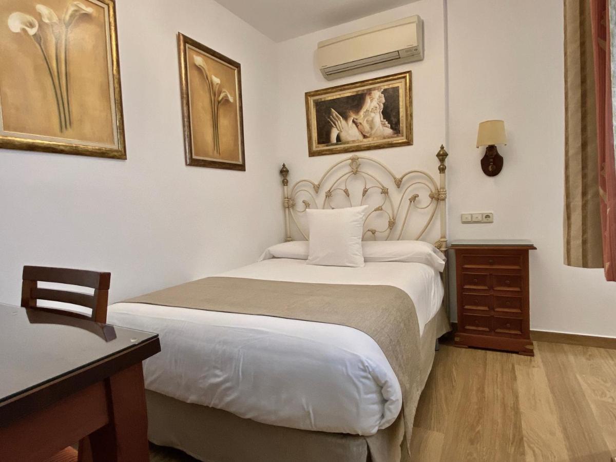 Hostal Rodri (Adults Only) 2*