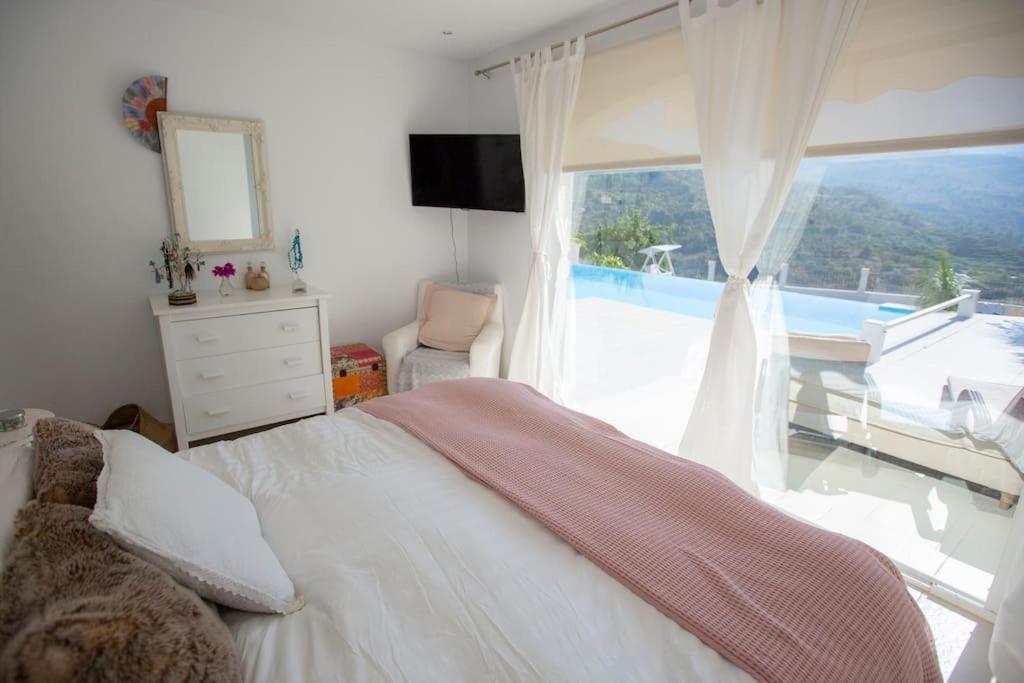 Casa Sierra, A Stunning Spanish Rural Retreat Granada