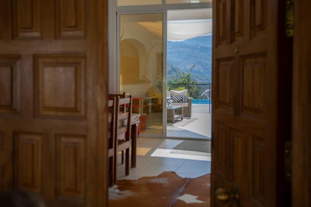 Casa Sierra, A Stunning Spanish Rural Retreat Villa *