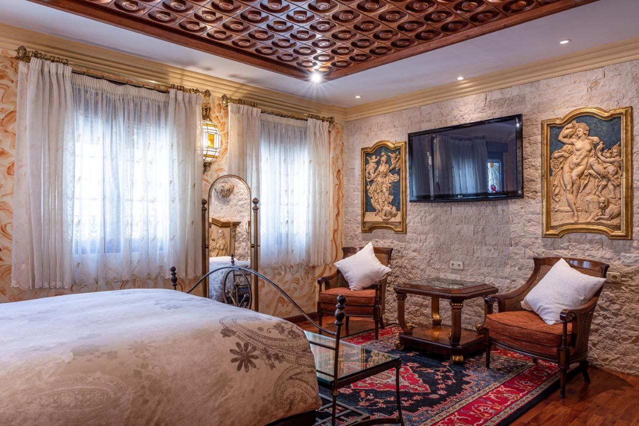Khách sạn Casa De Reyes 2*