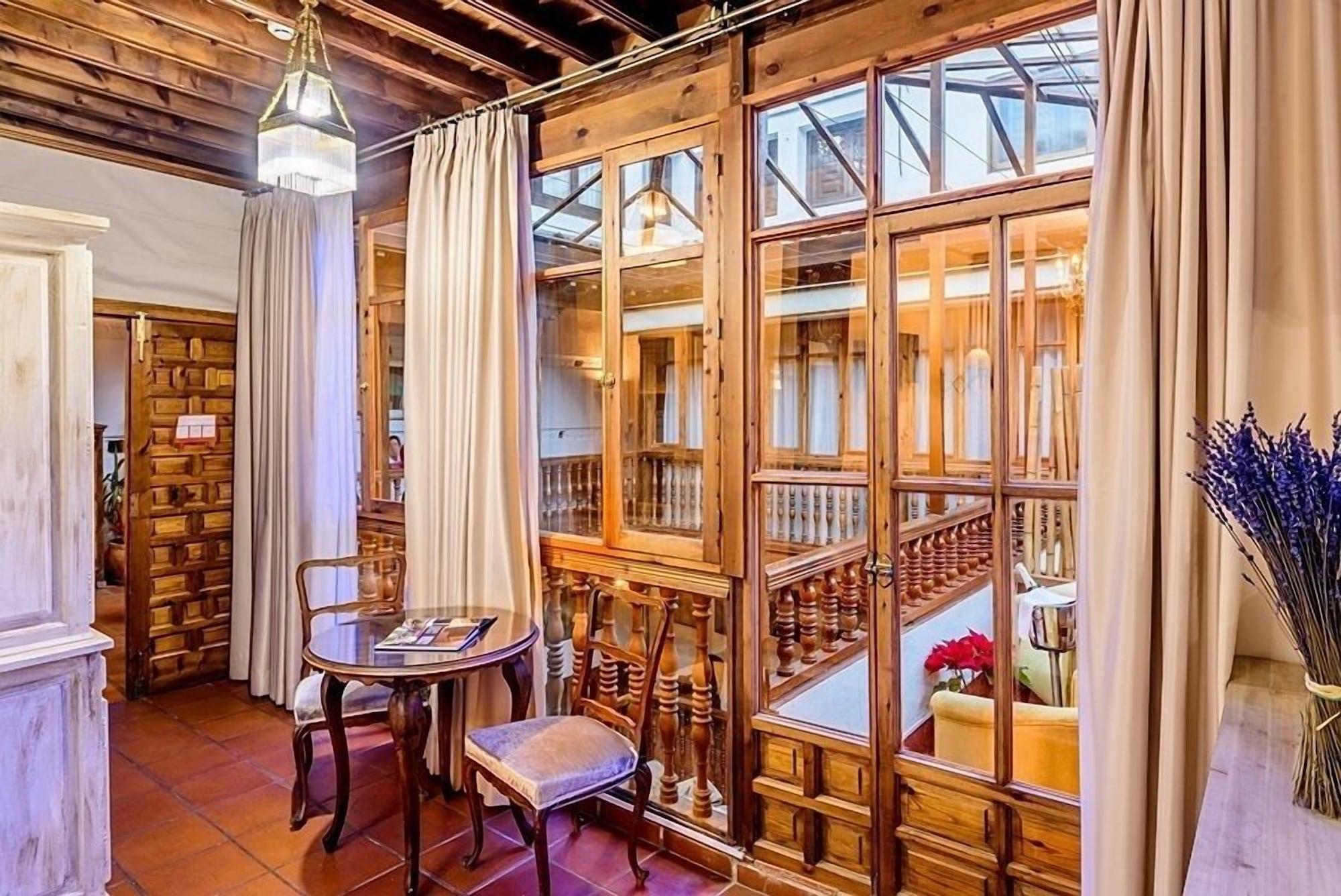 Palacio De Santa Ines