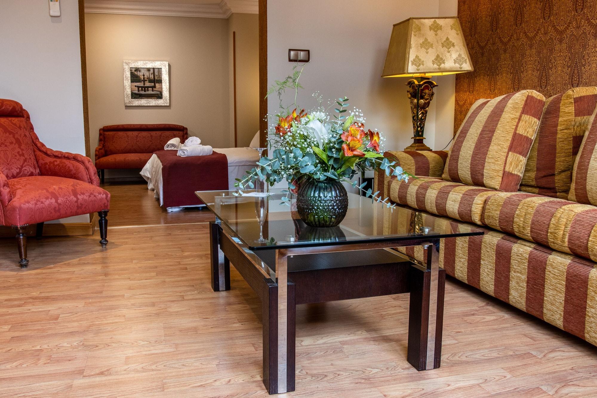 Reina Cristina Hotel 3*
