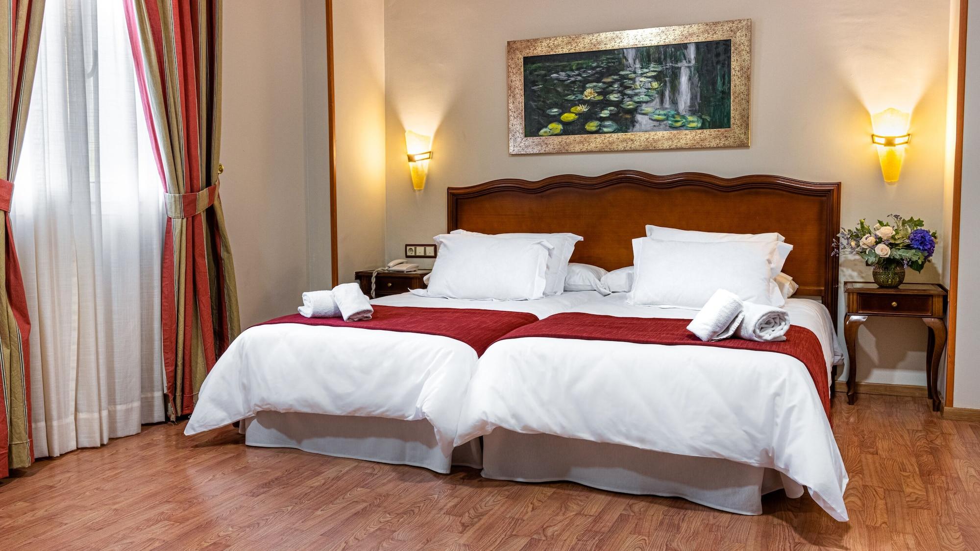 Reina Cristina Hotel 3*