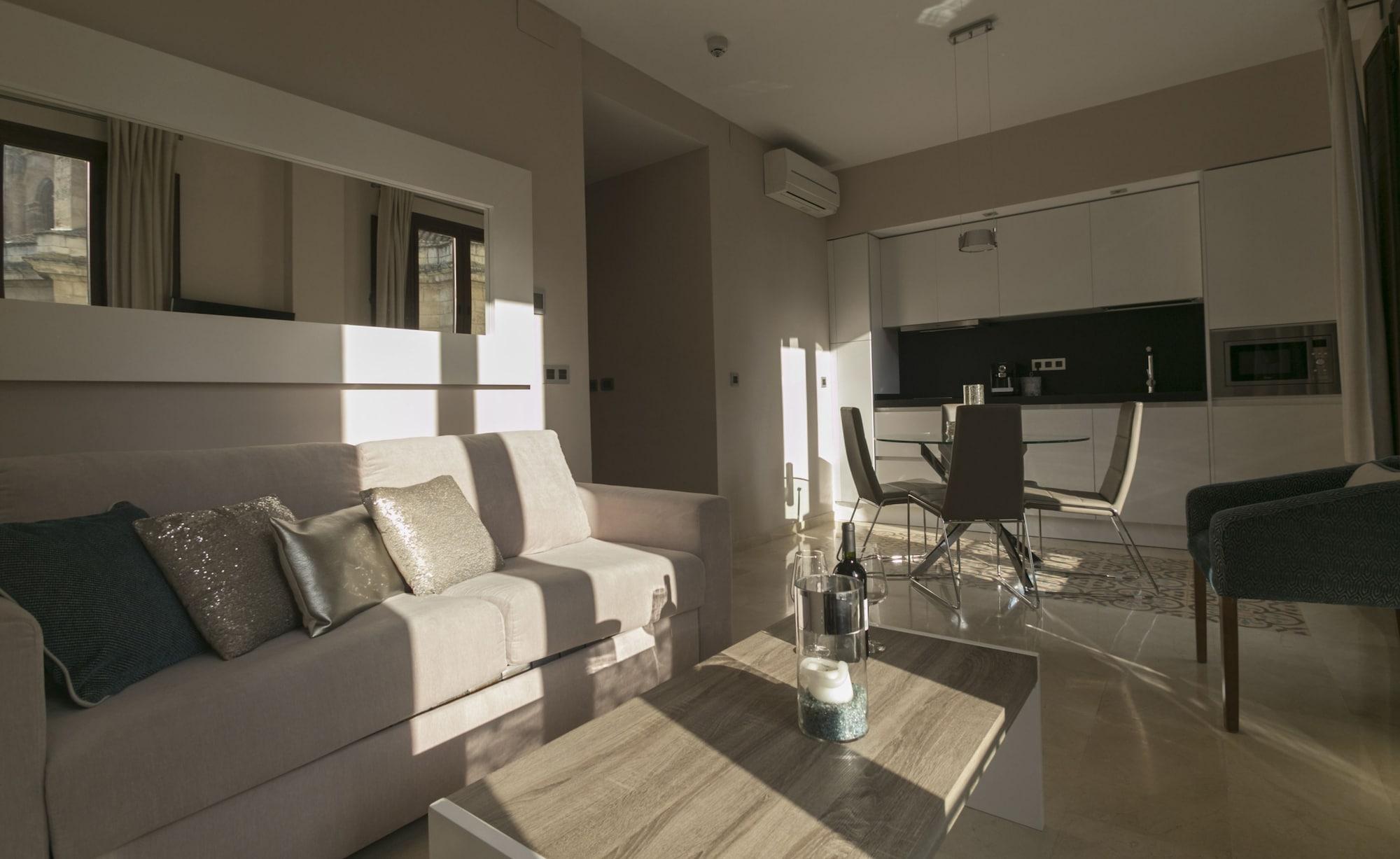 Siloe Plaza Apartment *