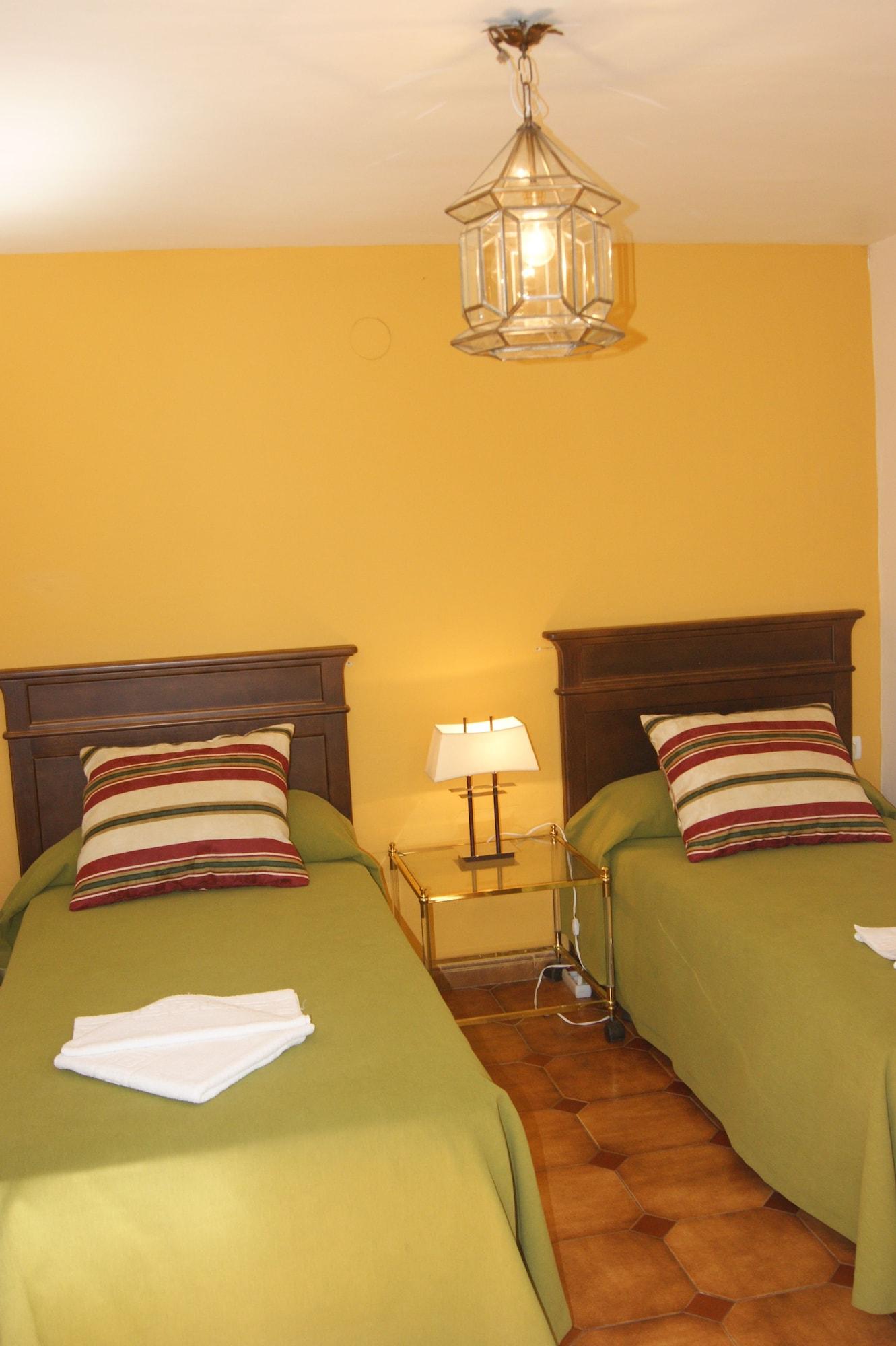 Almona Hotel 2*