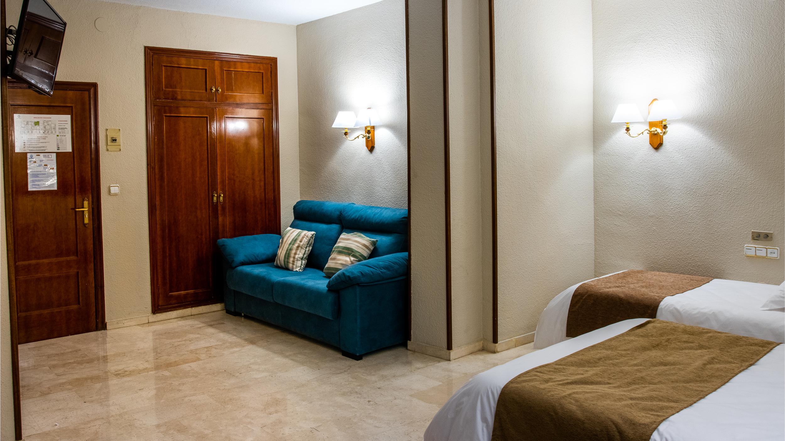 Reina Cristina Hotel 3*