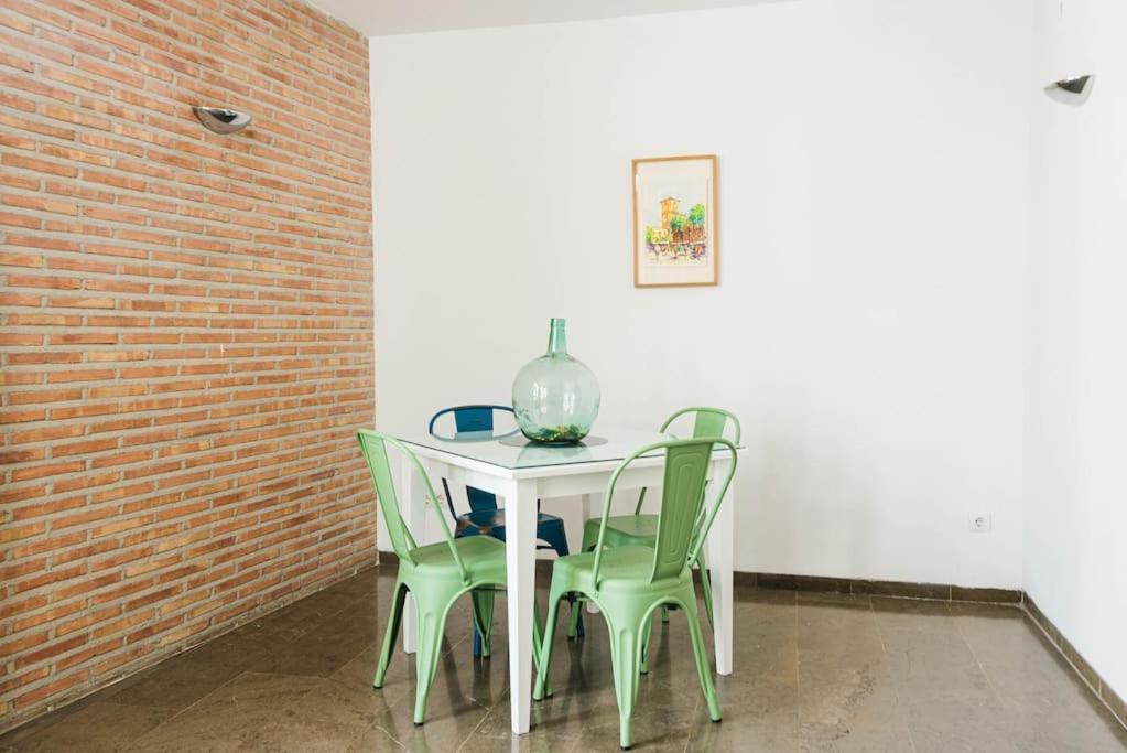 Cosy Flat W/ Beautiful Views And Cute Balcony Appartement *