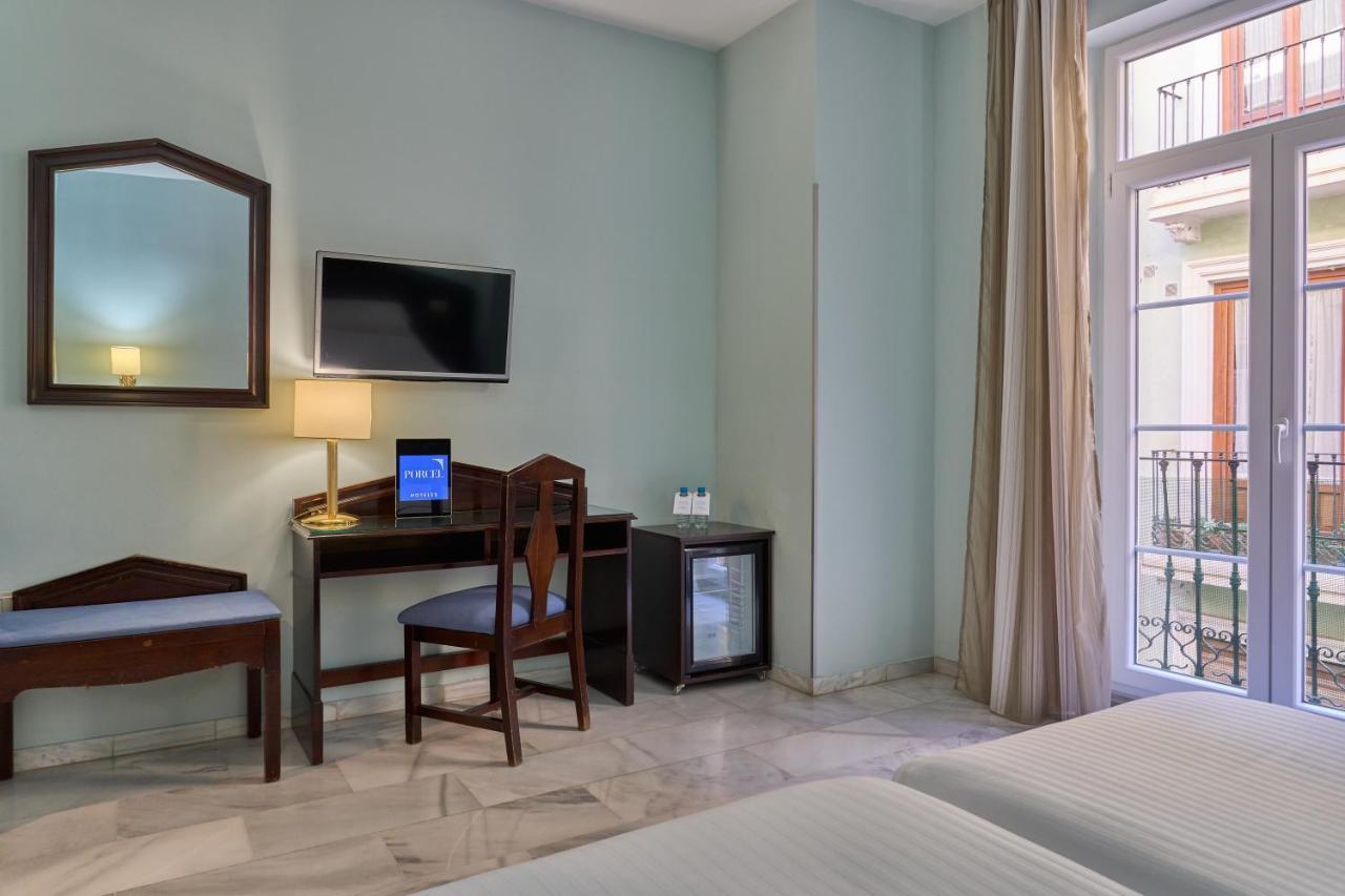 Khách sạn Porcel Navas 3*