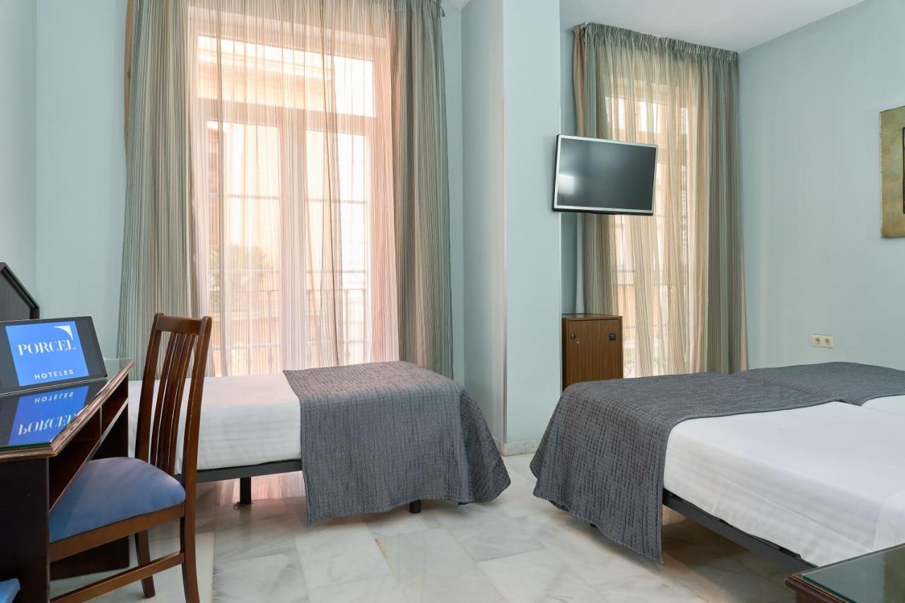 Porcel Navas Khách sạn 3*