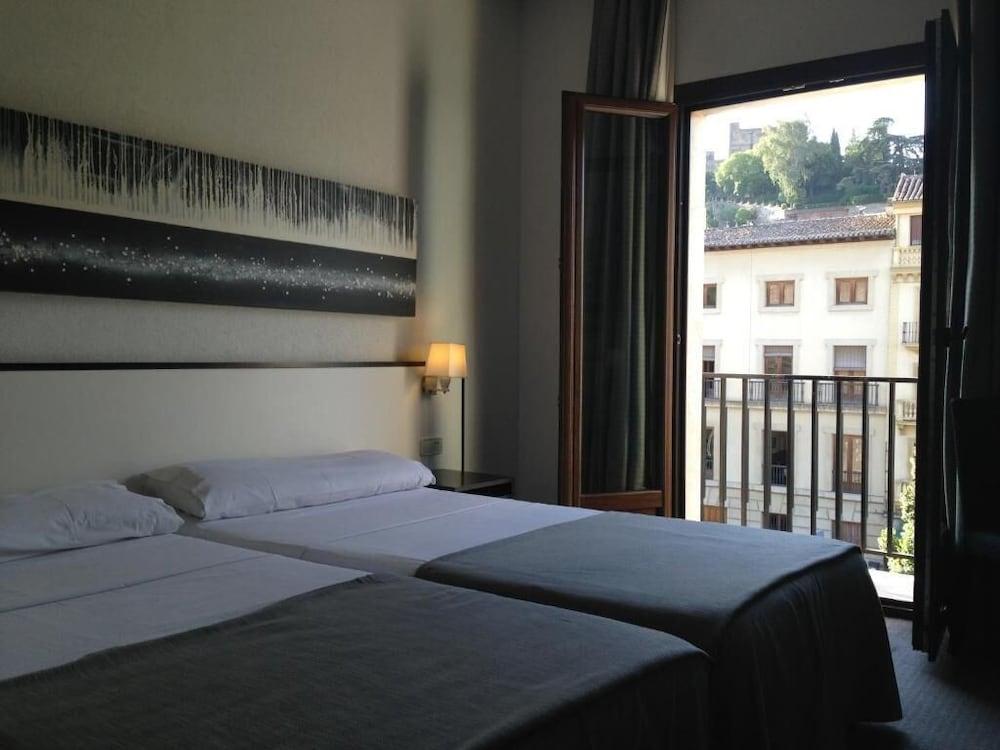 Macia Plaza Hotel 2*