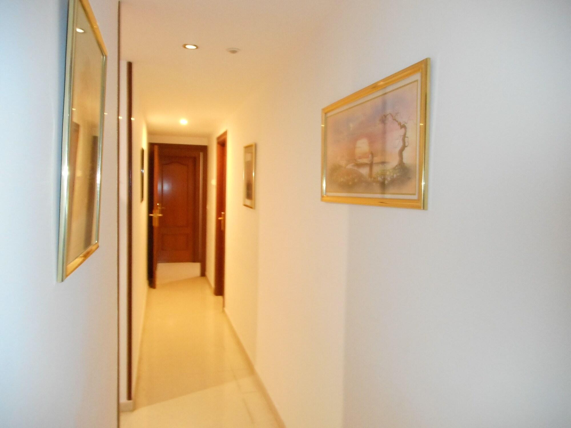 Martin House & 2* Granada