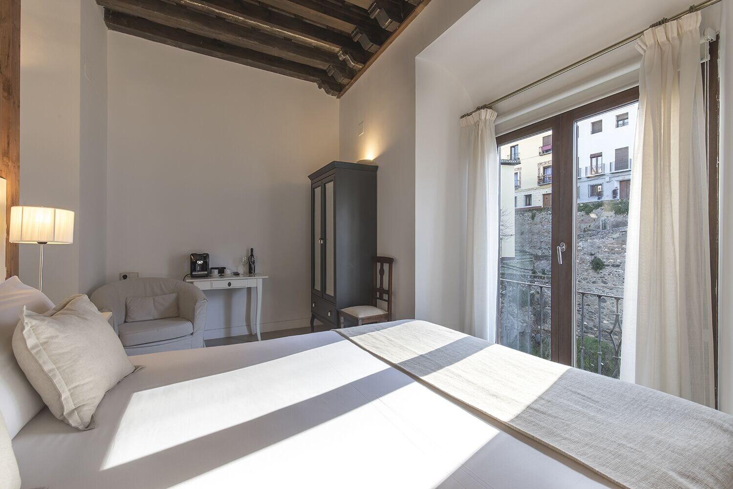 Shine Albayzín 3*