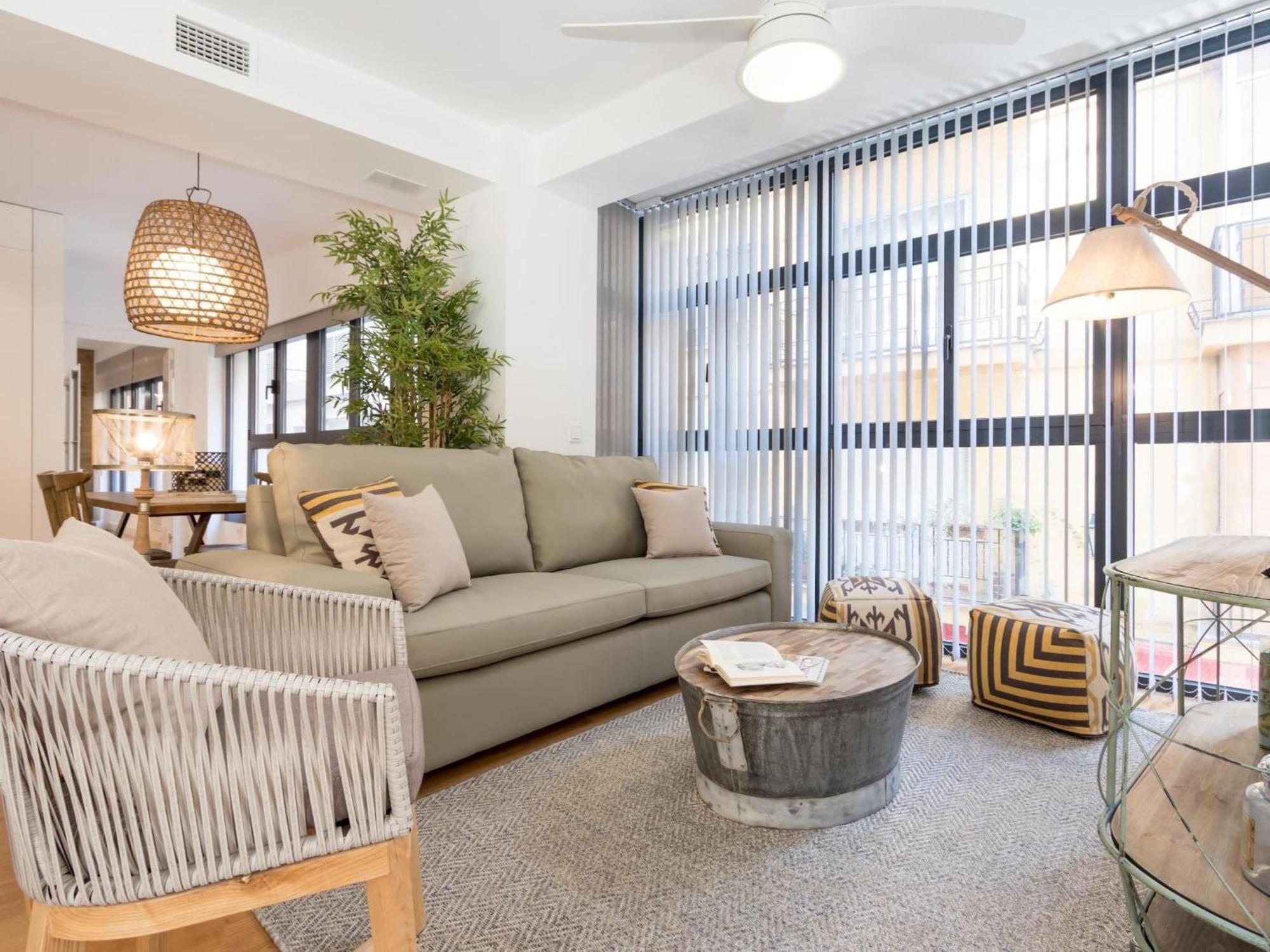Chezmoihomes Luxury Plaza Nueva Penthouse Apartment
