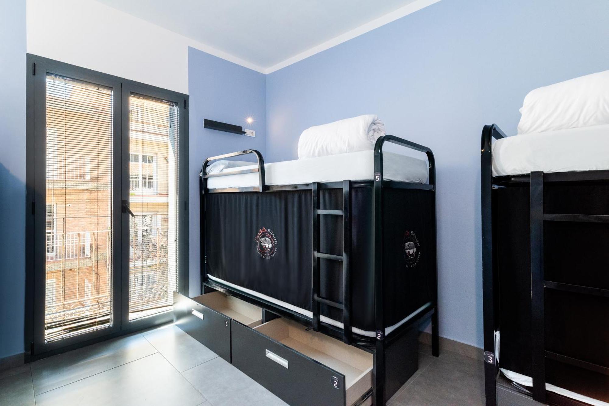 Carlota Braun Hostel Granada