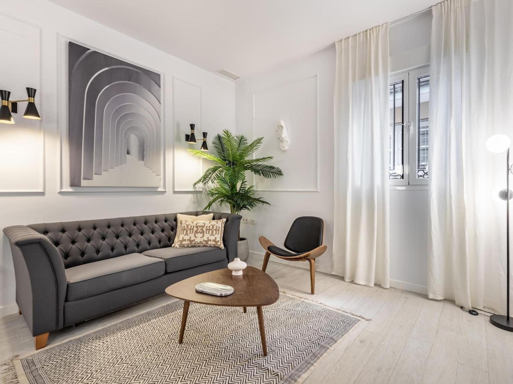 Apartment Stylish And Elegant 1 & 2 Bedroom Iii *