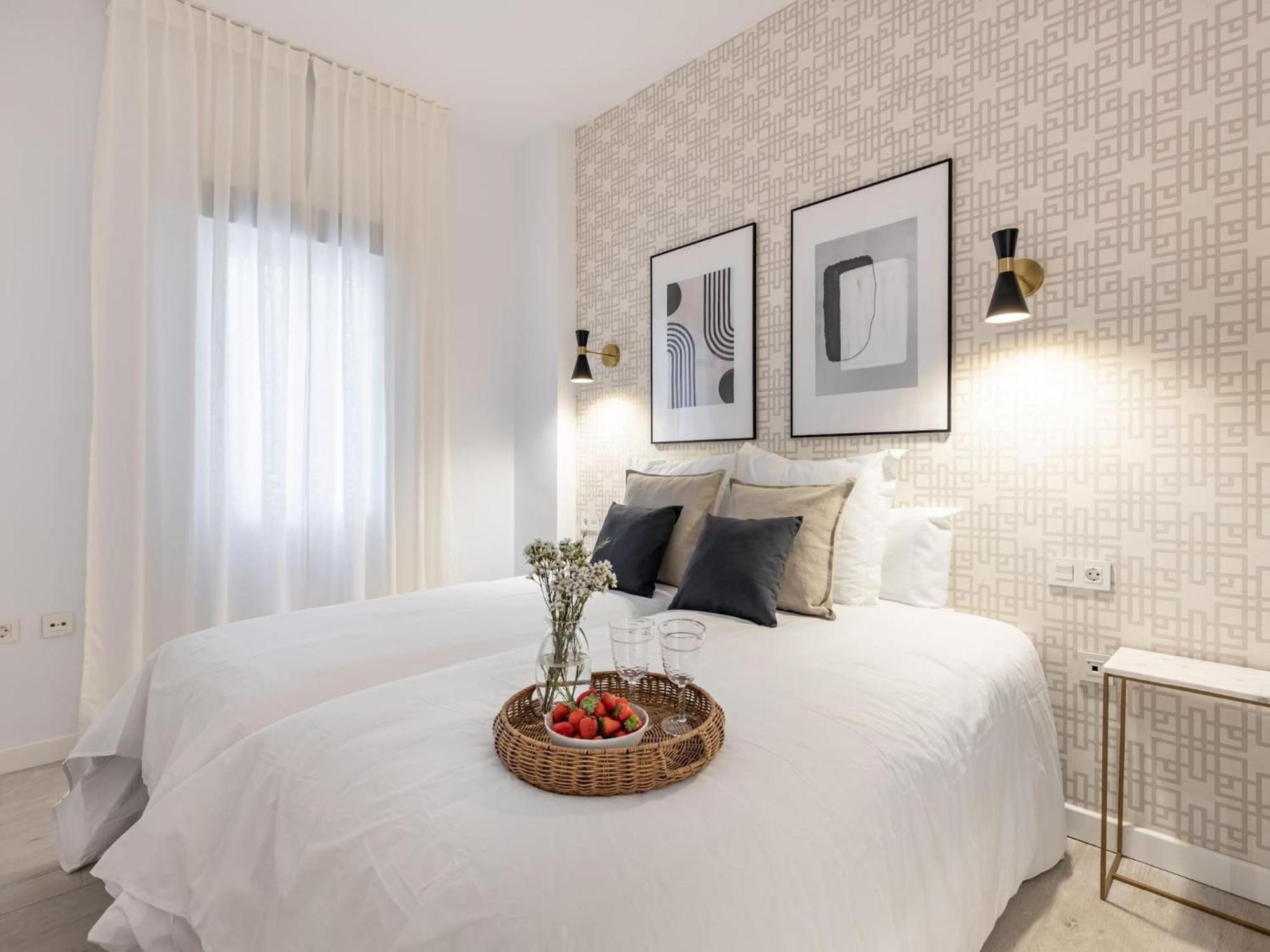 Stylish And Elegant 1 & 2 Bedroom Iii Apartment