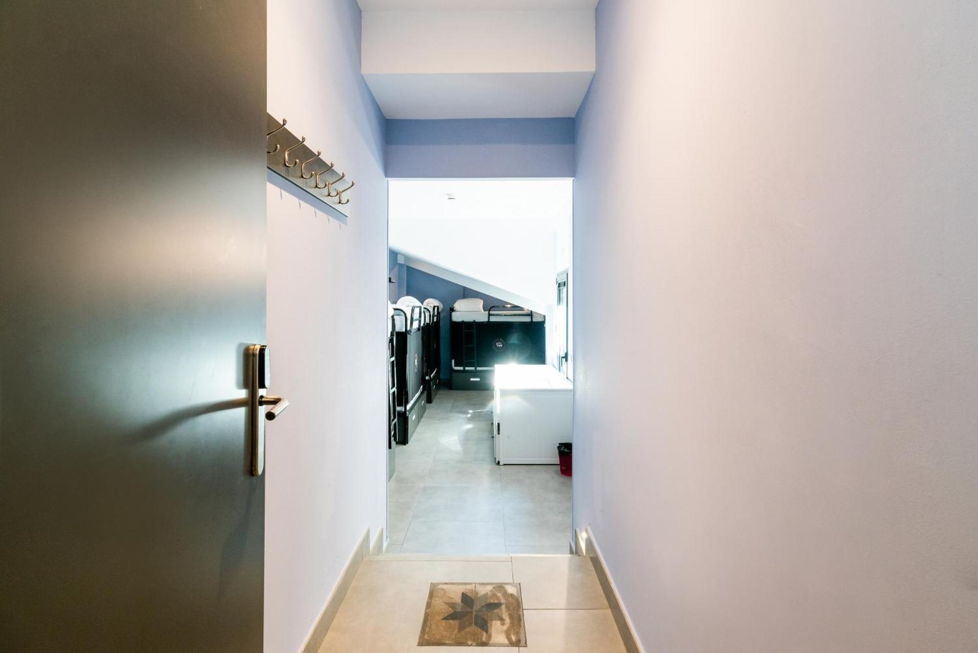 Carlota Braun Hostel Granada