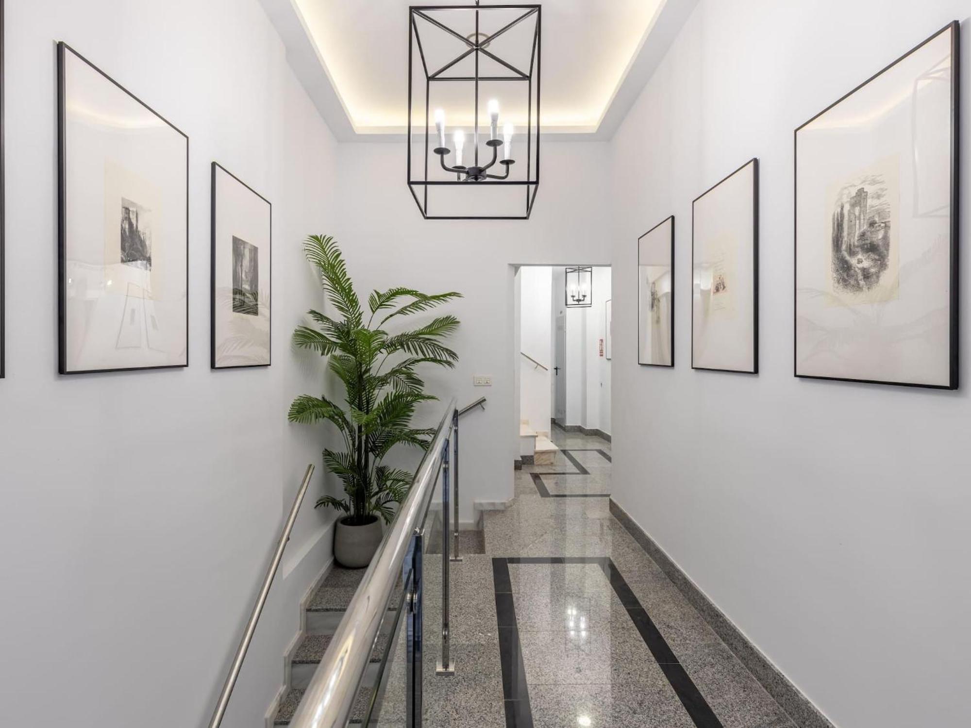 Stylish And Elegant 1 & 2 Bedroom Iii Apartment Granada