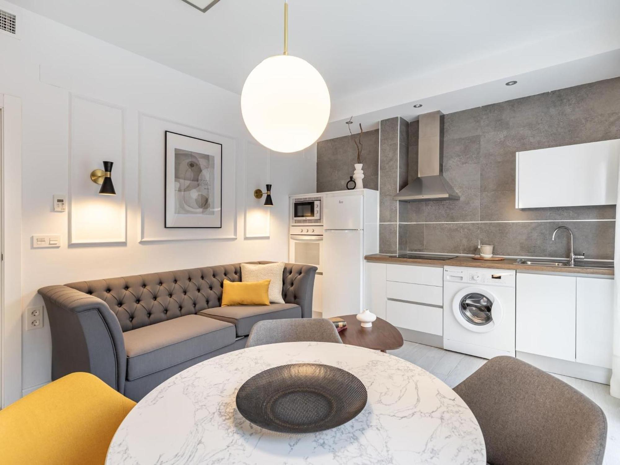 Stylish And Elegant 1 & 2 Bedroom Iii Granada