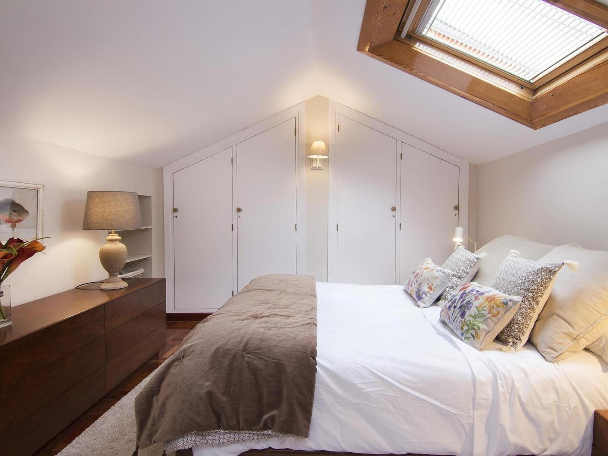 Chezmoihomes Alhambra Penthouse Apartment *