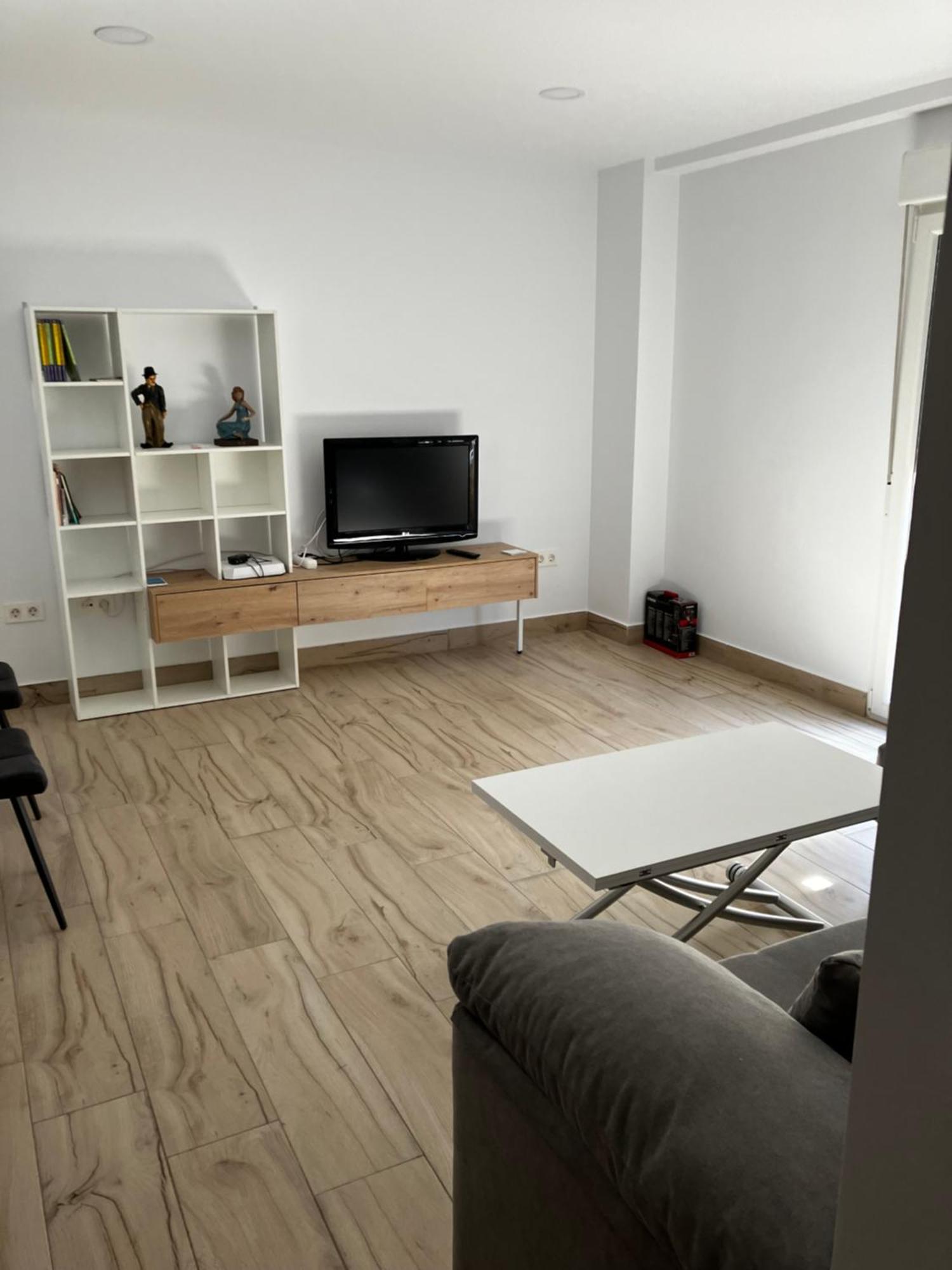 Apartamento En Camino De Ronda De Dos Y Salon Apartment
