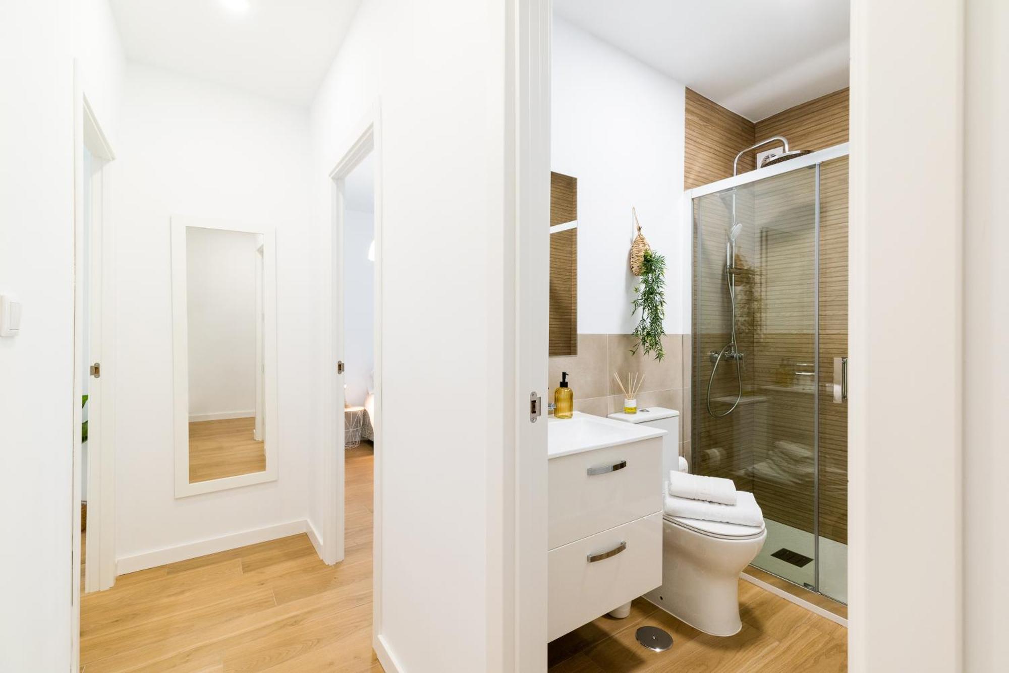 Centro Y Confort: Junto A Corte Ingles Apartment *