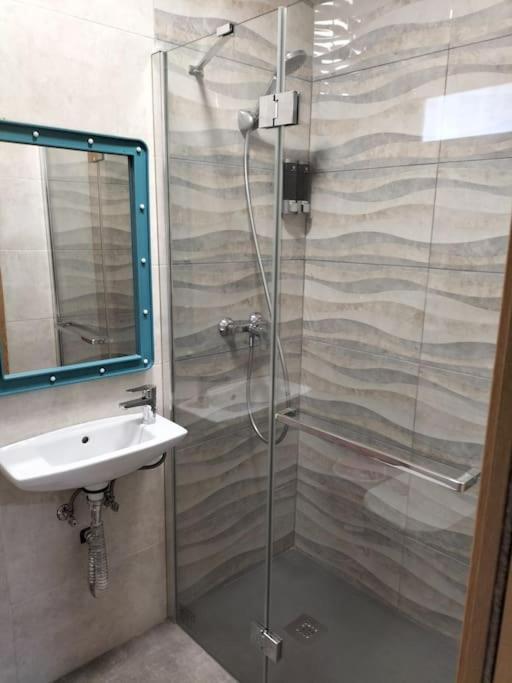 Nueva Con Llaves Bano Privado Apartment
