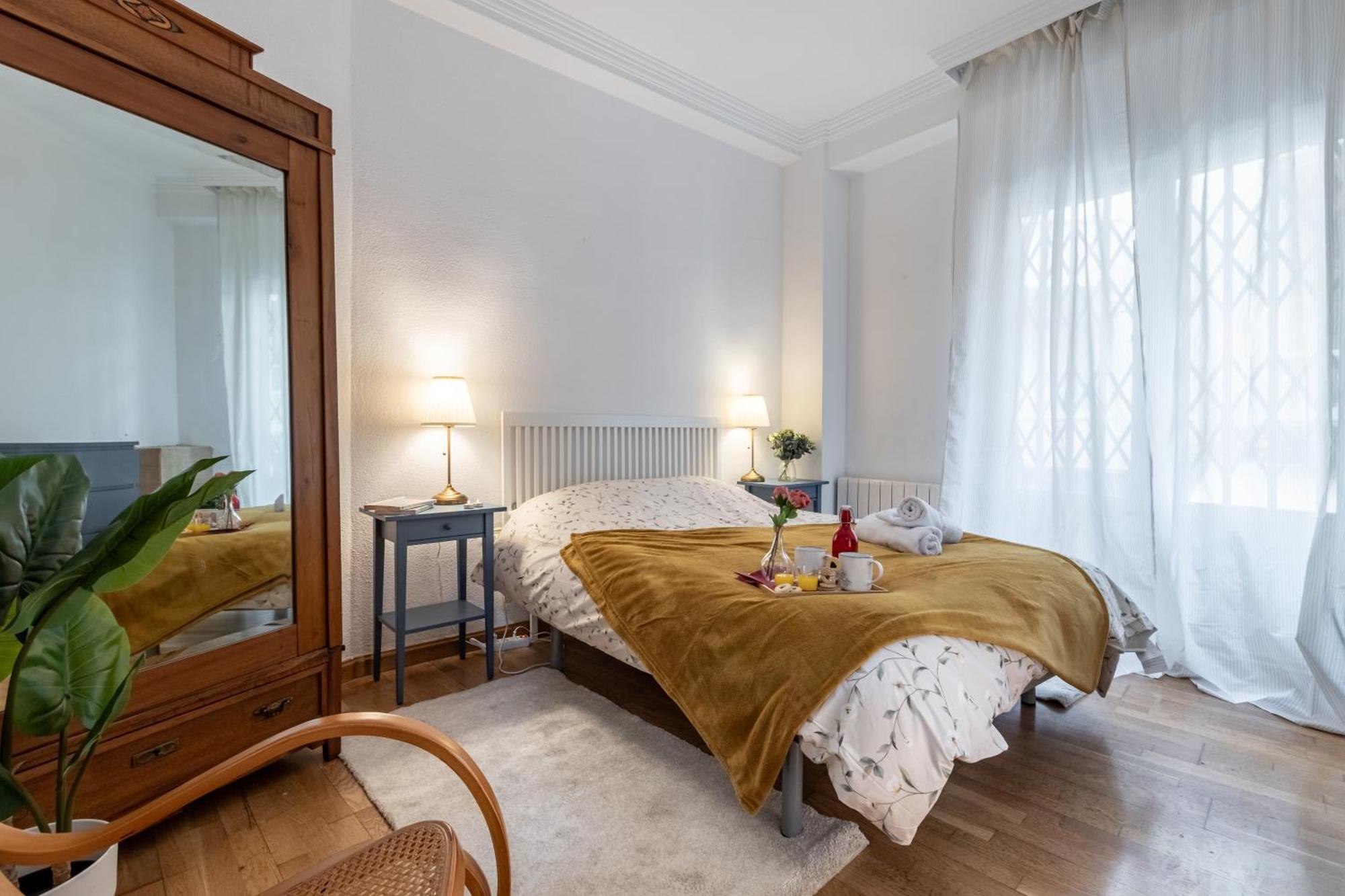 De Joaquin Costa Apartment *
