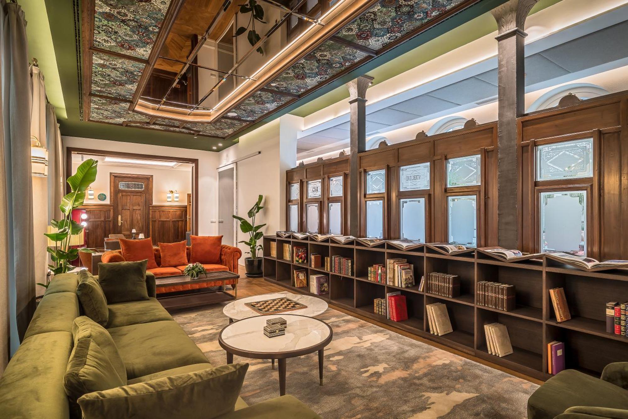 Palacio Gran Via, A Royal Hideaway Hotel 5*