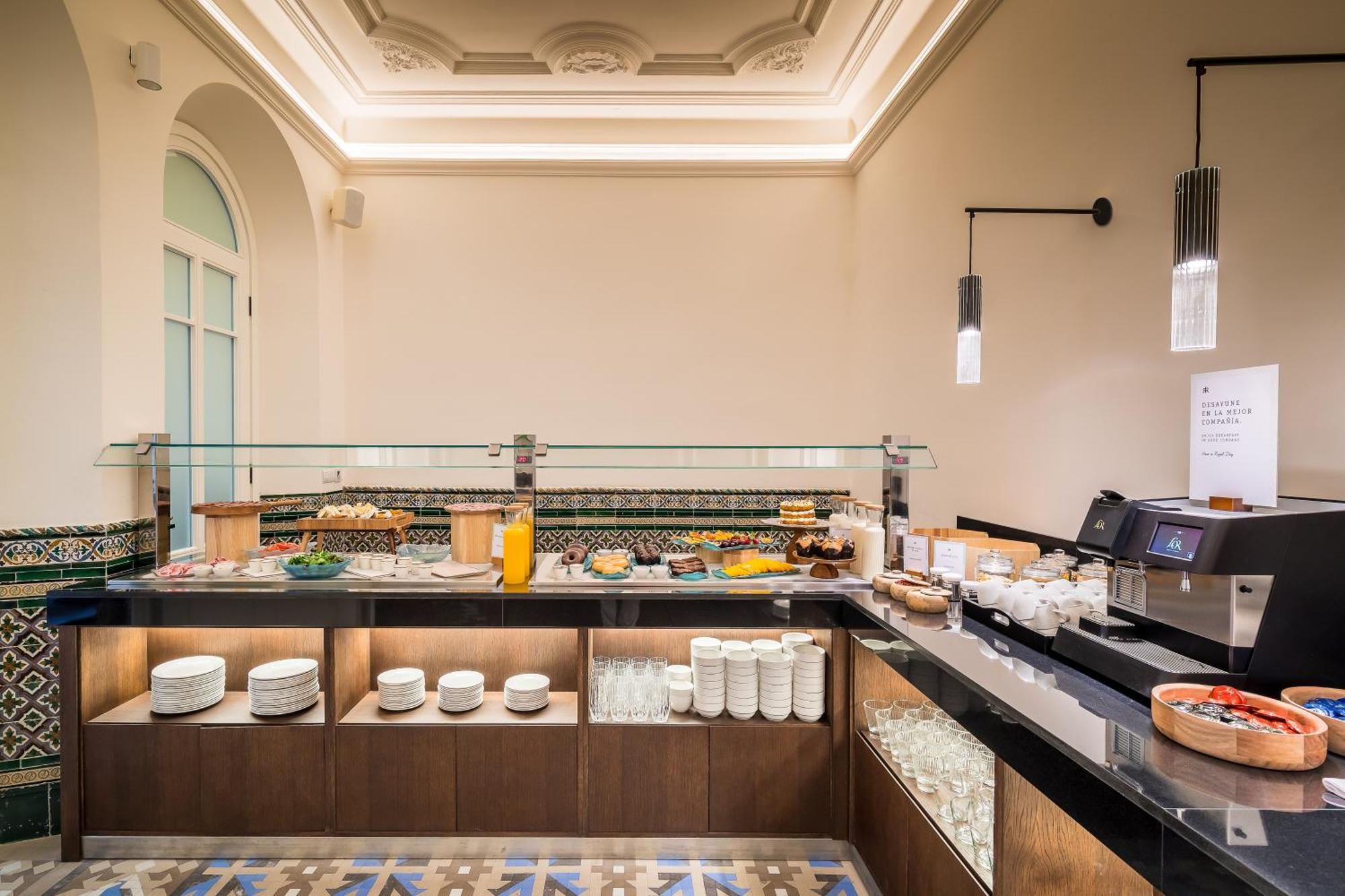 Palacio Gran Via, A Royal Hideaway