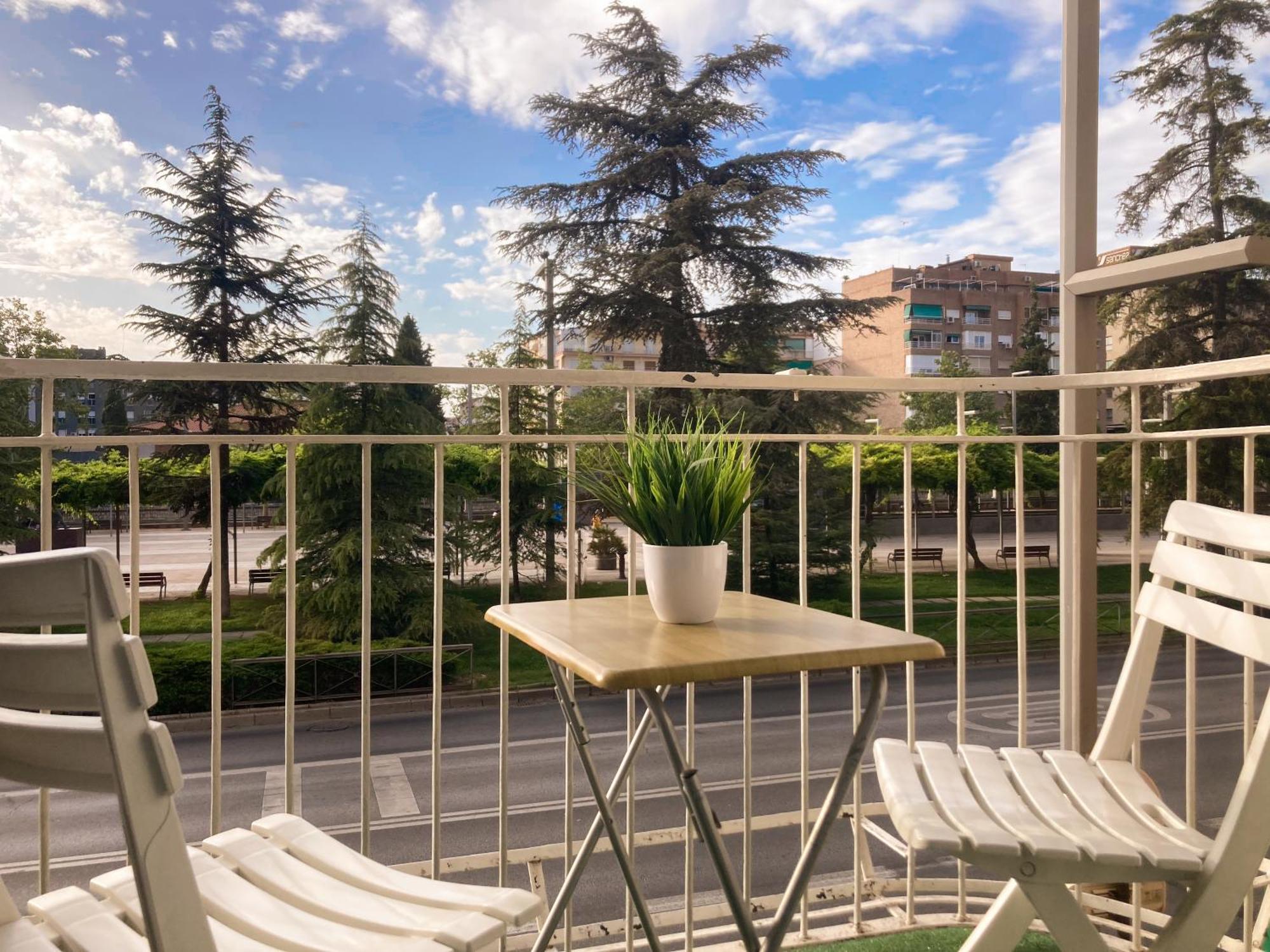 Apartment Luninoso Y Practico En El Centro Con Amplio Parking Incluido Granada
