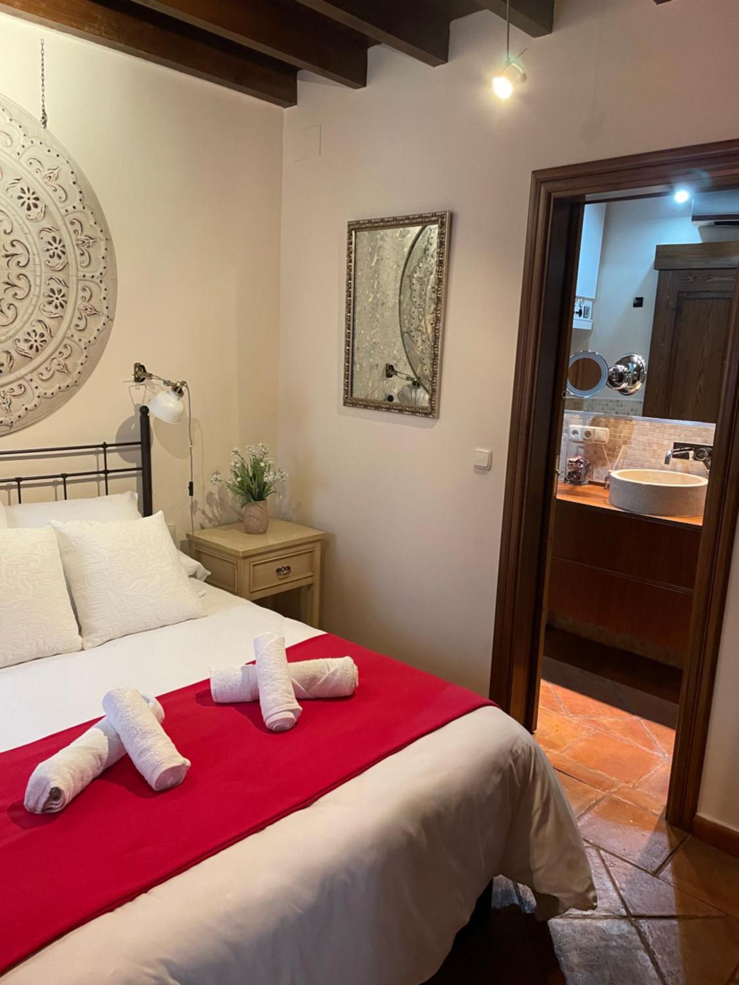 Sleep In Historic Puerta Elvira Granada