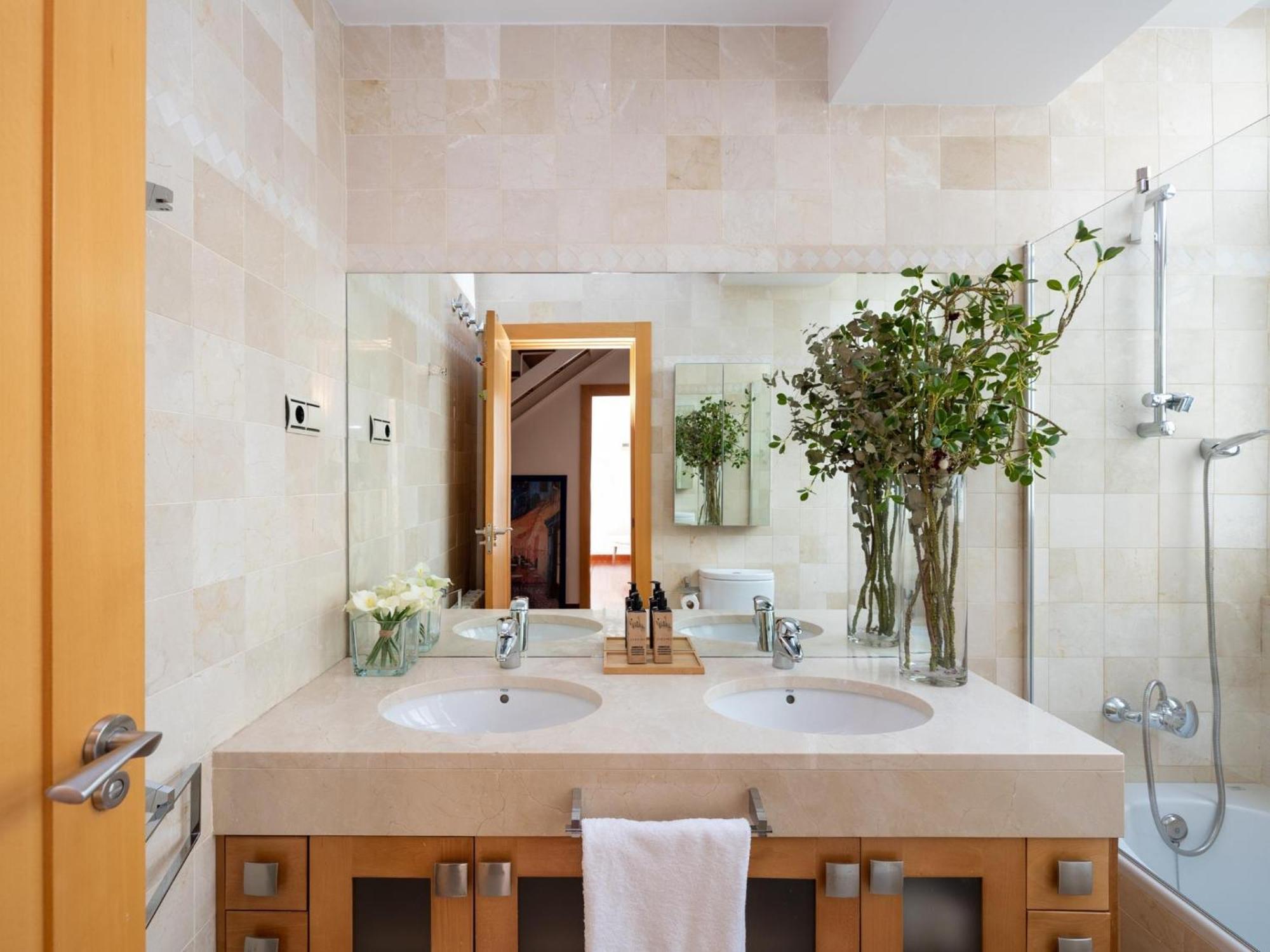 Ganivet Luxury Penthouse Apartment *