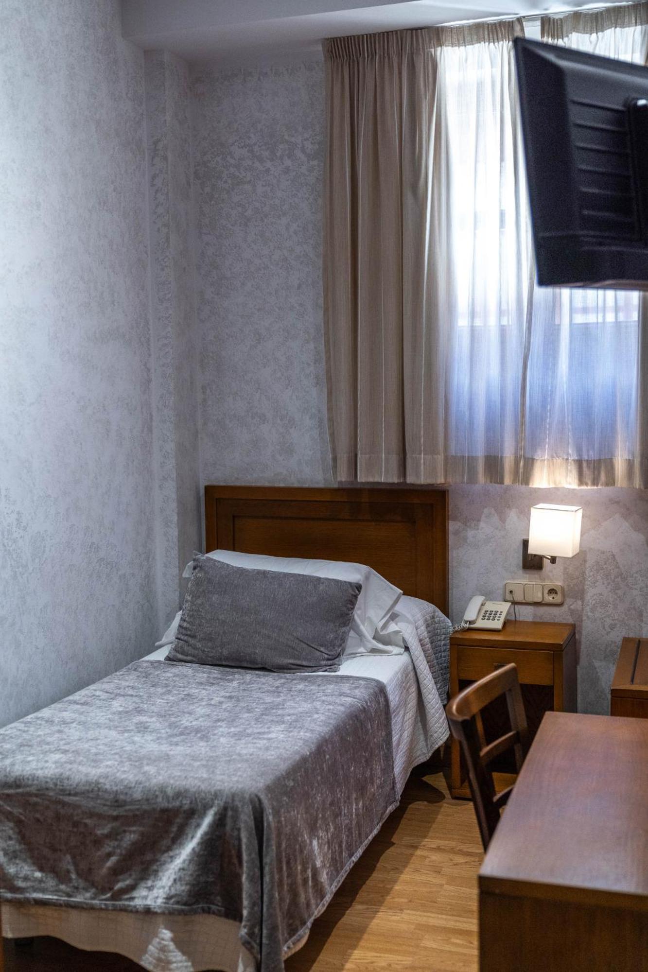 Centro Hotel 2*