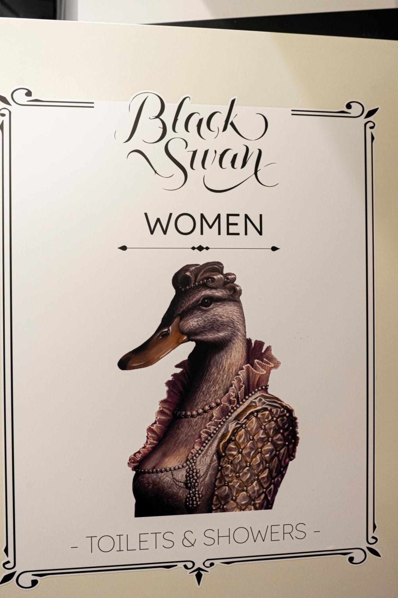 Black Swan *