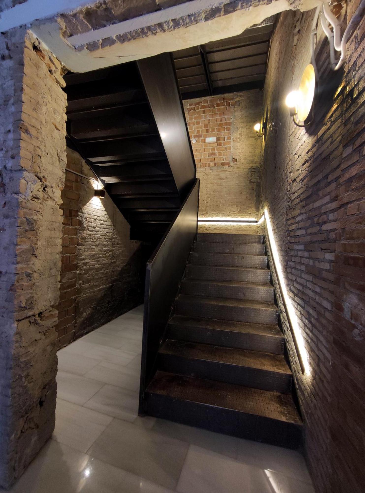 Black Swan Hostel
