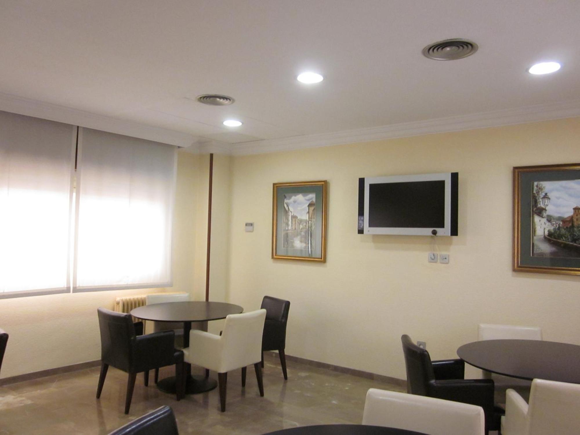 Hotel Elena Maria 2*