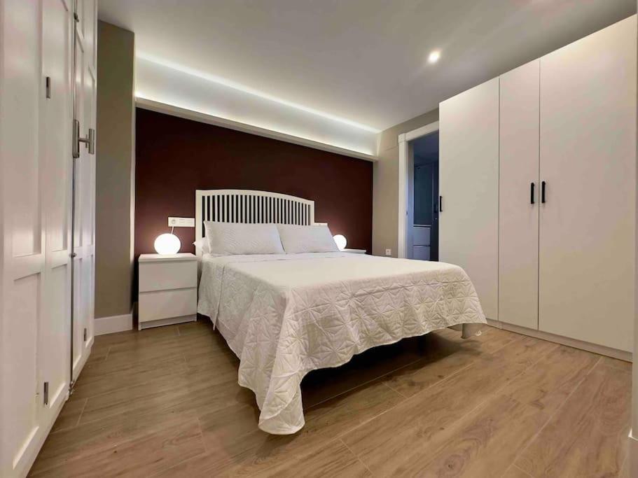 Anaya, 3º Piso, A Estrenar En Pleno Centro De Apartment *