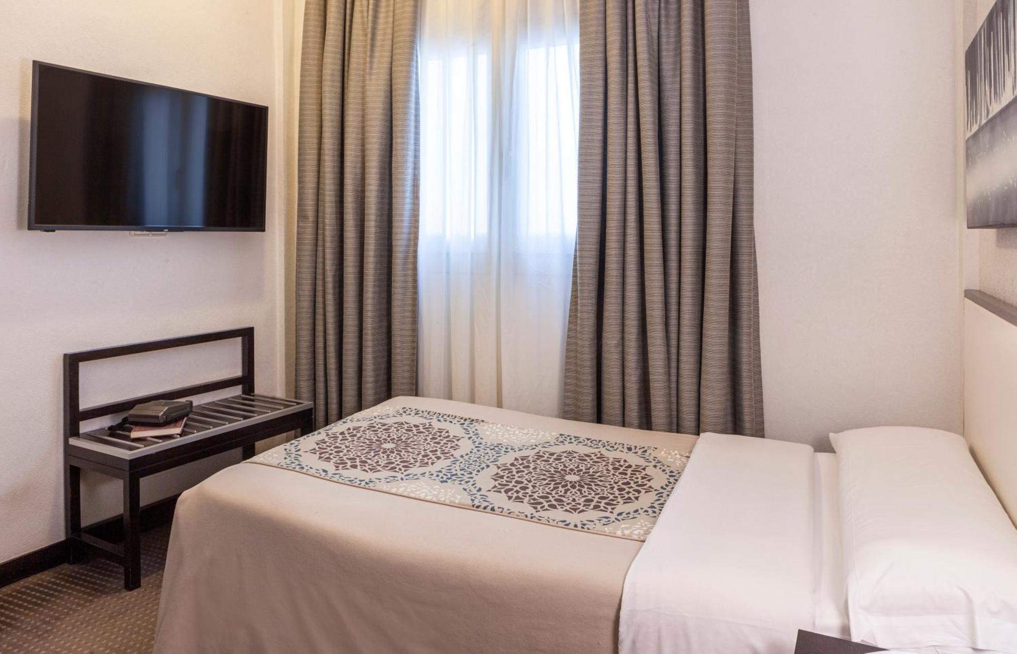 Macia Plaza Hotel 2*