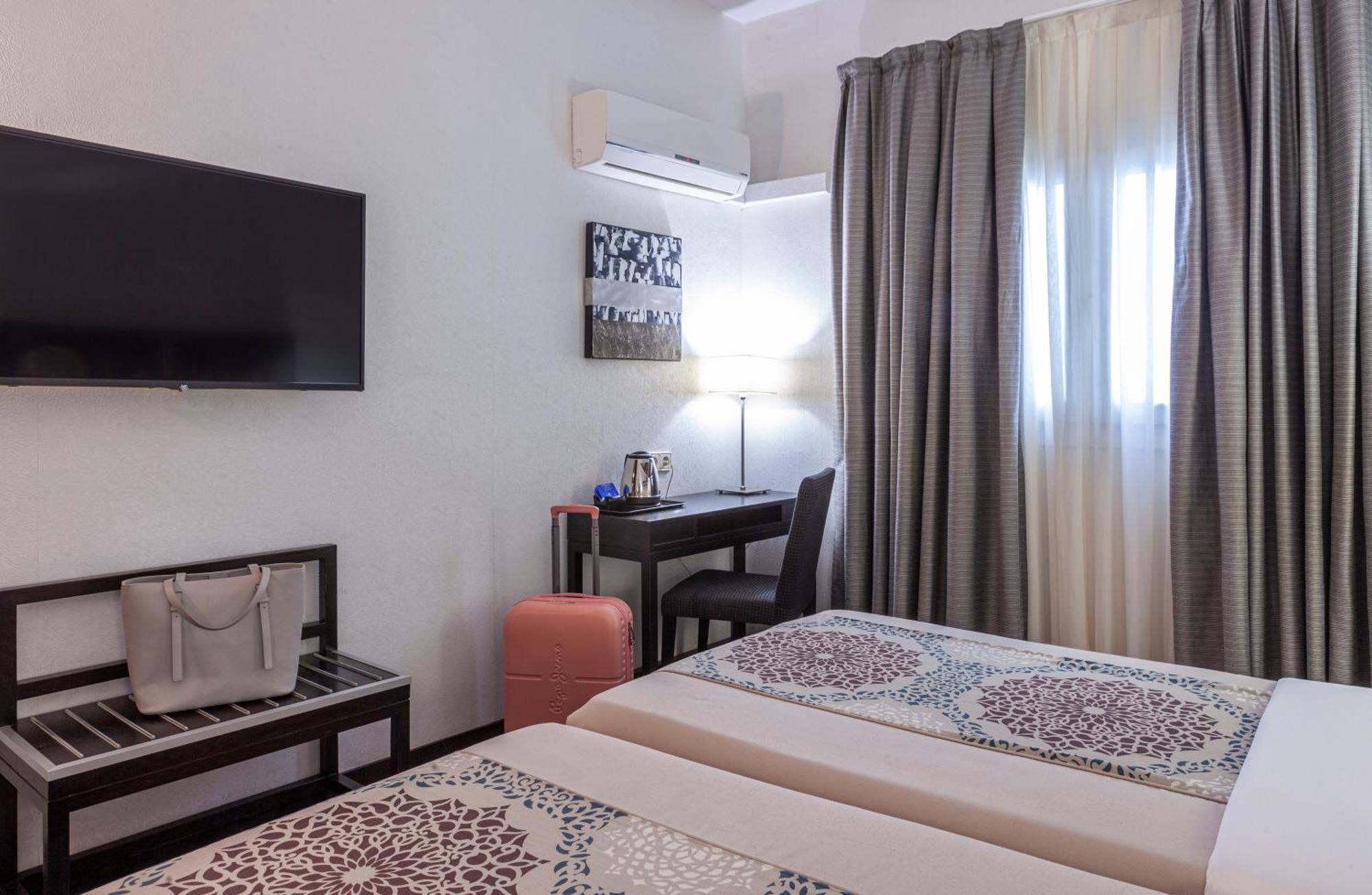 Macia Plaza Hotel 2*