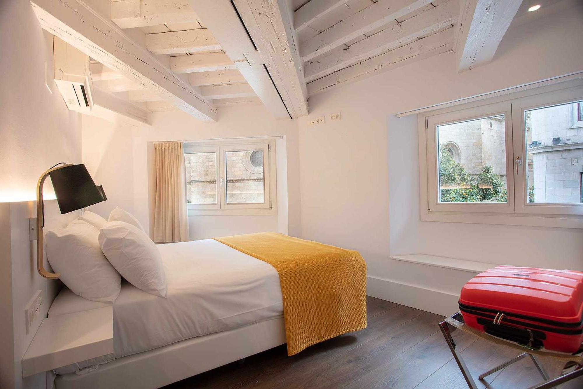 Aparthotel Casa Miravalle Catedral 4*
