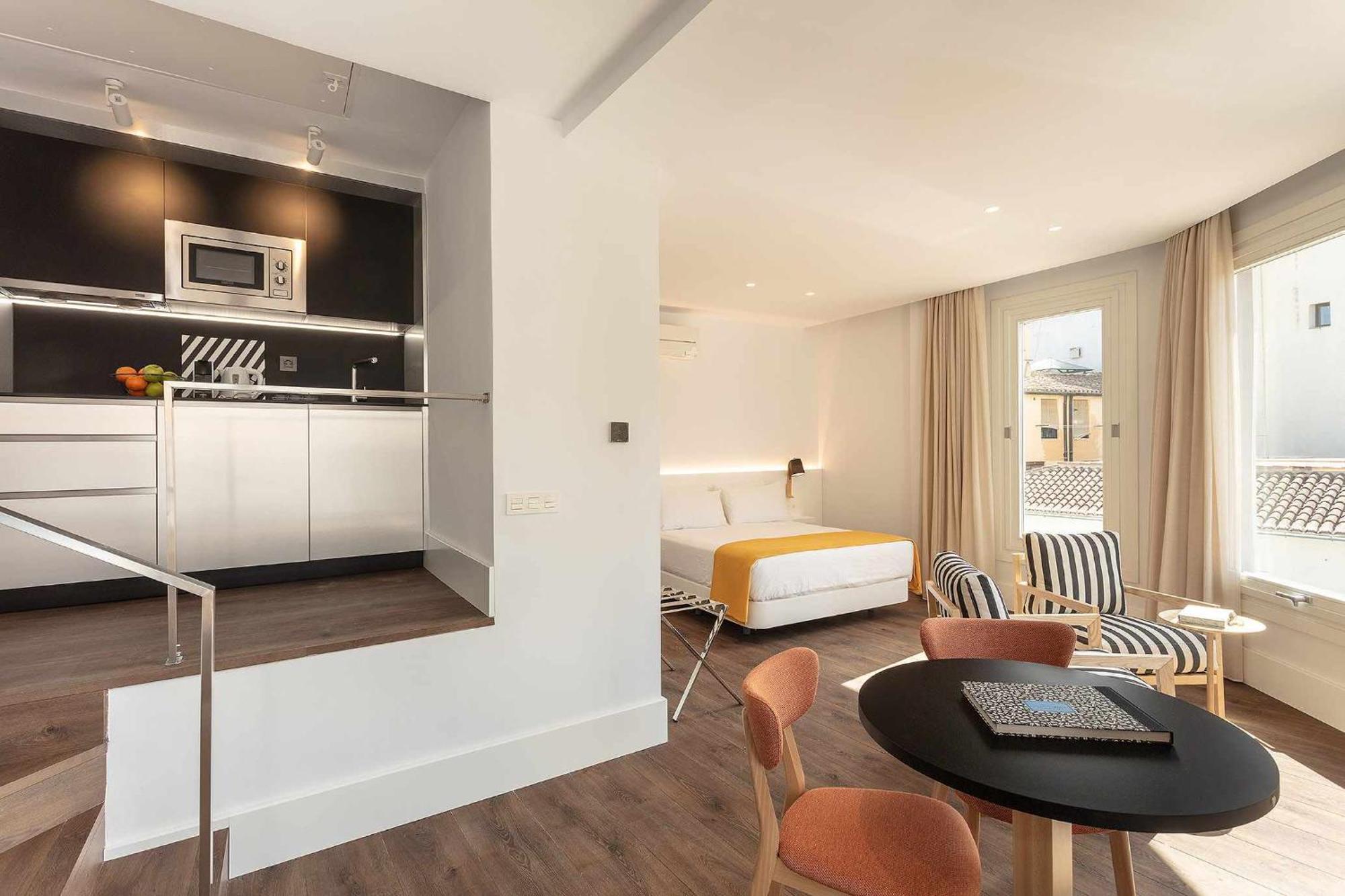 Casa Miravalle Catedral Aparthotel 4*