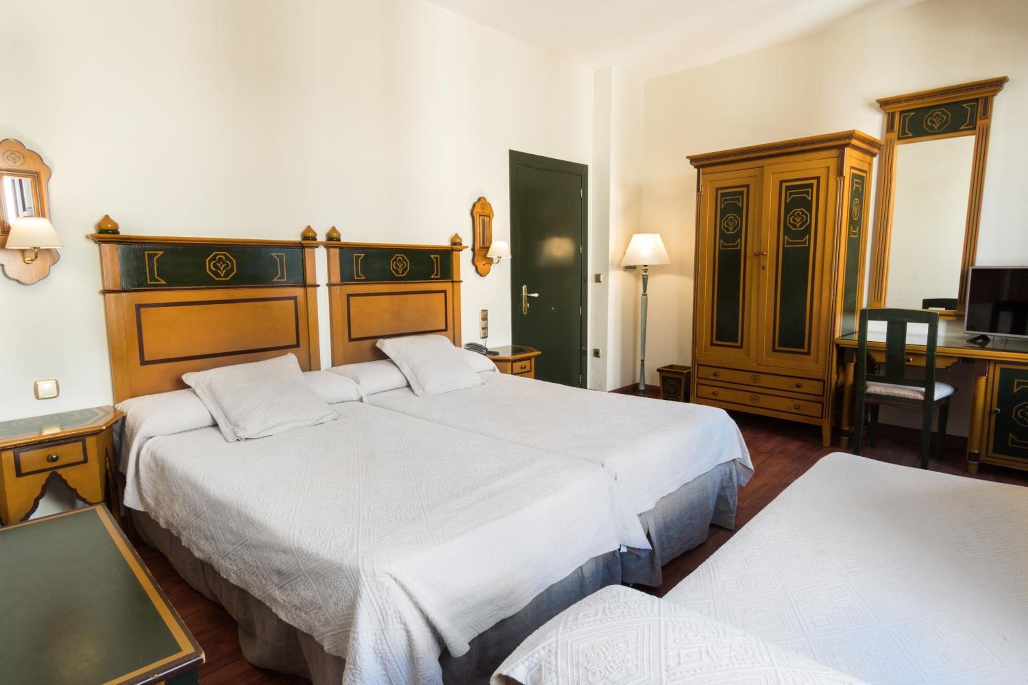 Plaza Nueva Hotel 3*