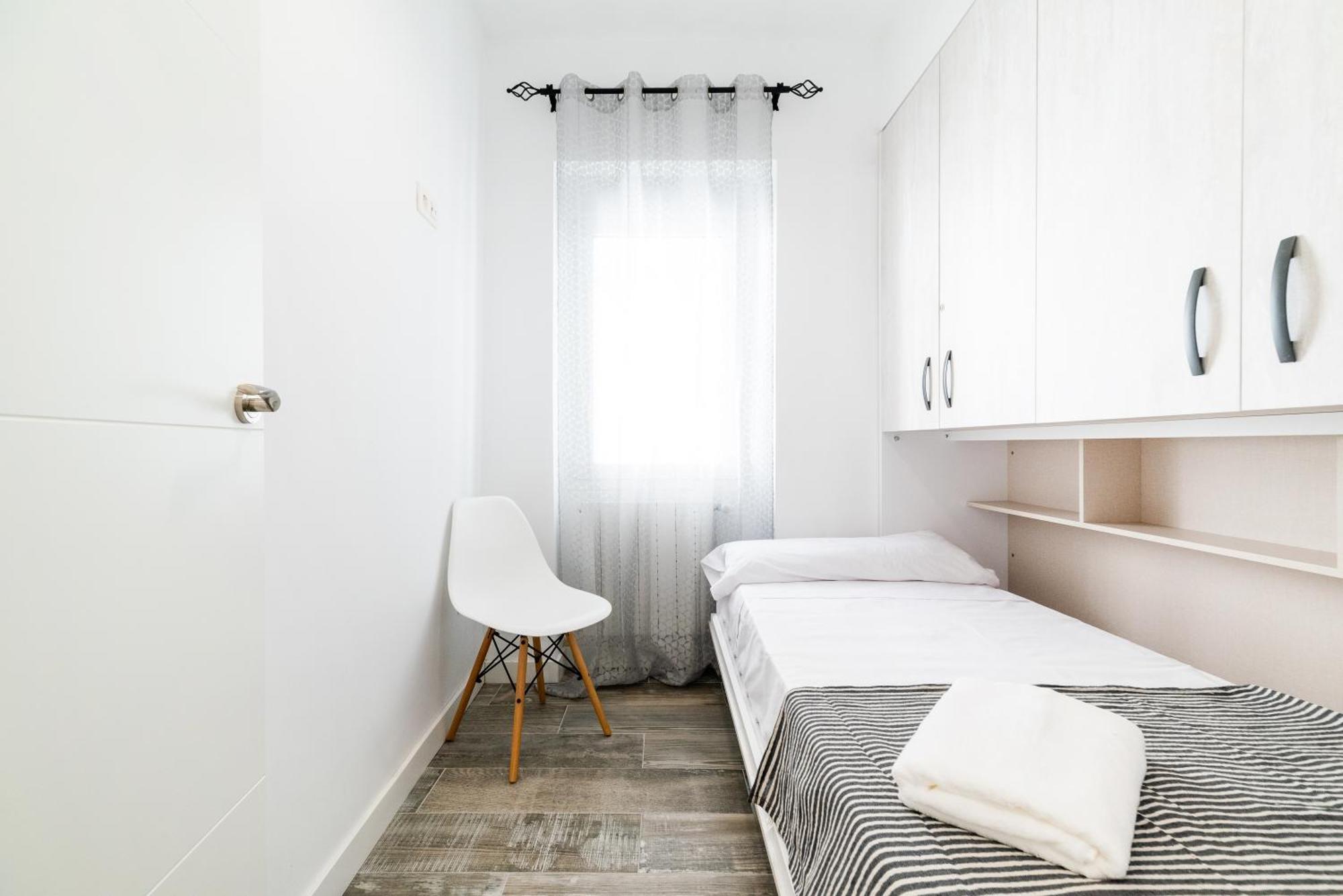 Apartment Pajaritos Junto A Centro, Estacion De Tren Y Plaza De Toros Granada