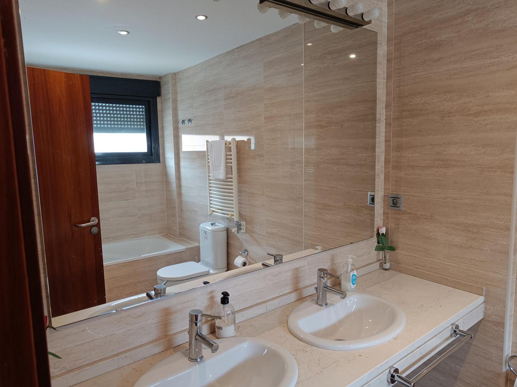 Ở trọ Casa En Con Vistas En Zona El Serrallo *