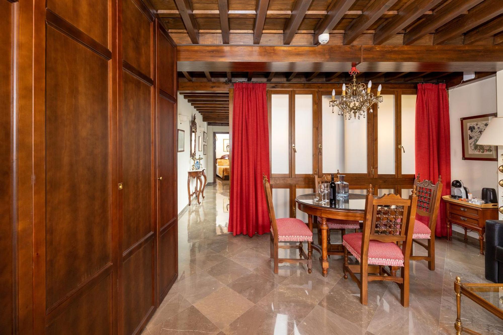 Apartment En Pleno Centro, Aljibe Rodrigo Del Campo 1a *