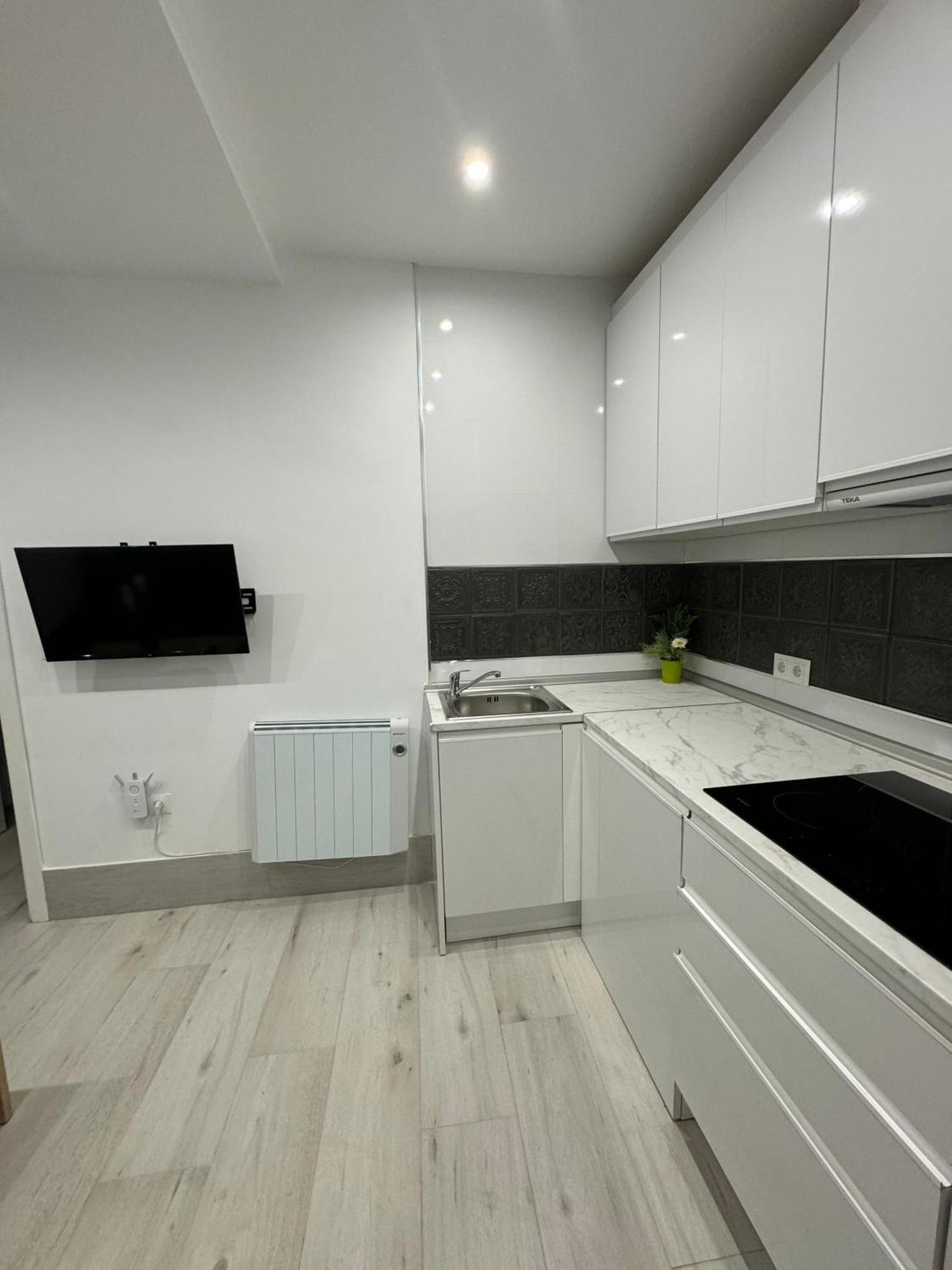 Lovely San Diego Center Bd Parking Opcional Apartment Granada
