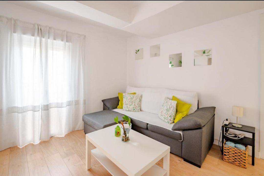 Apartment Piso Con Garaje Gratis En El Centro De Granada.